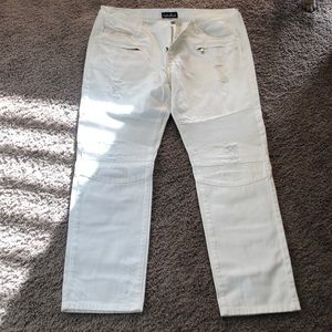 Men’s white jeans